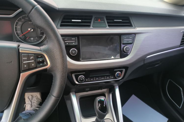 Vision X3 2018 car image #13