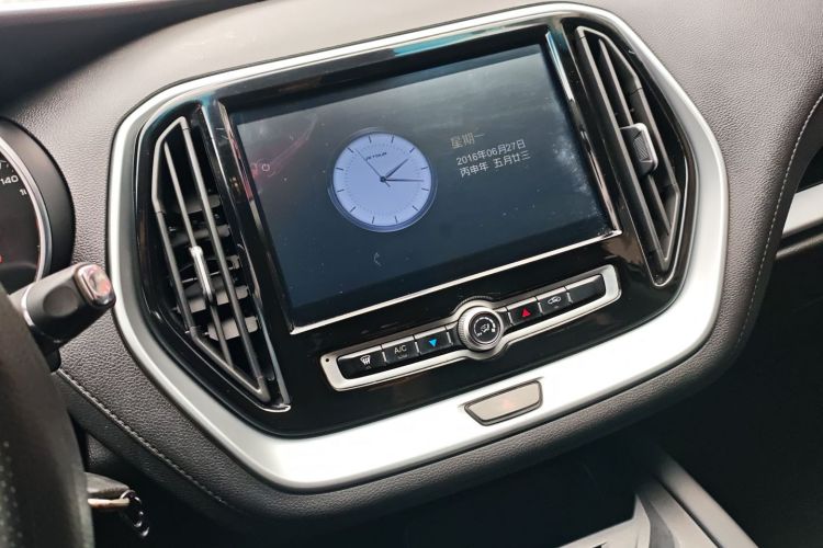 X70M 2021 car image #13