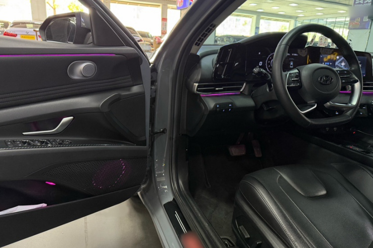 Hyundai Elantra 2020 immagine di auto #13