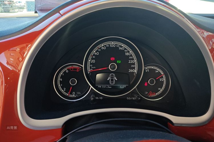 Volkswagen Beetle 2019 car image #13