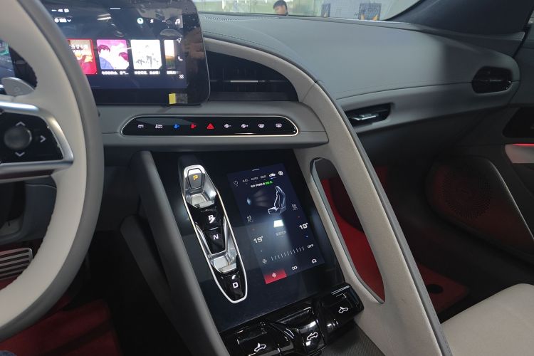 MG Cyberster 2024 immagine di auto #13