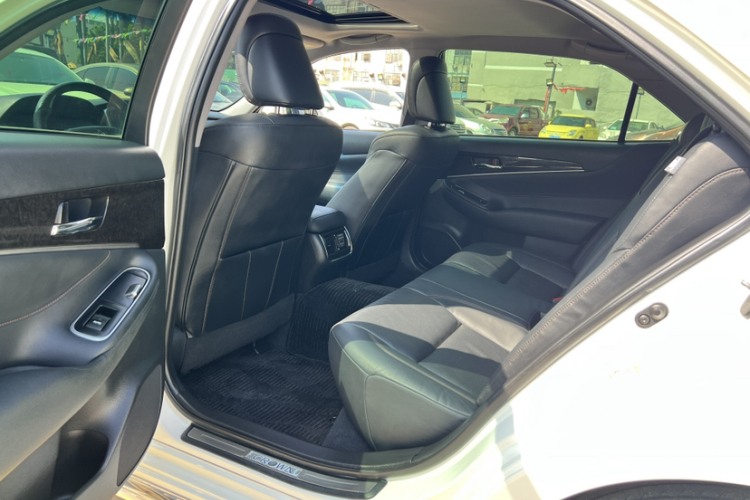 丰田 皇冠 2018 汽车图片 #13