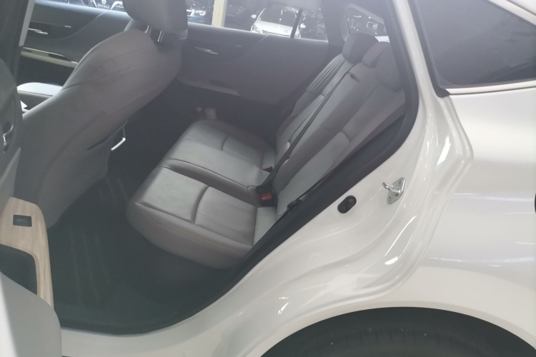 Toyota Harrier 2023 car image #13