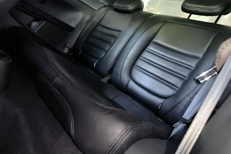 Volkswagen Beetle 2018 immagine di auto #13