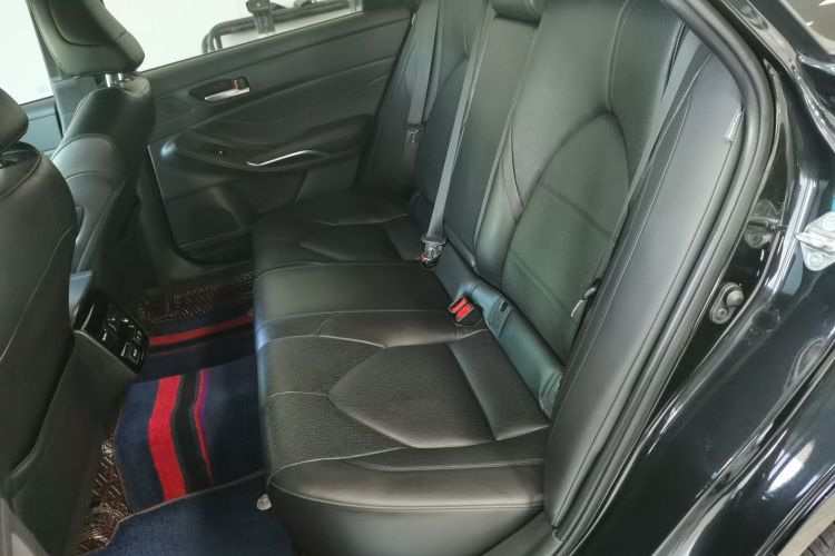 Toyota Avalon 2021 car image #13