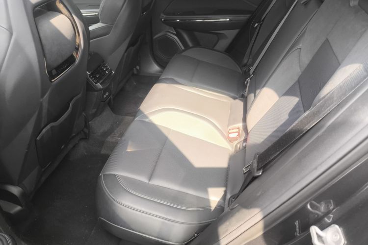 Lynk & Co 01 EM-P 2022 car image #13