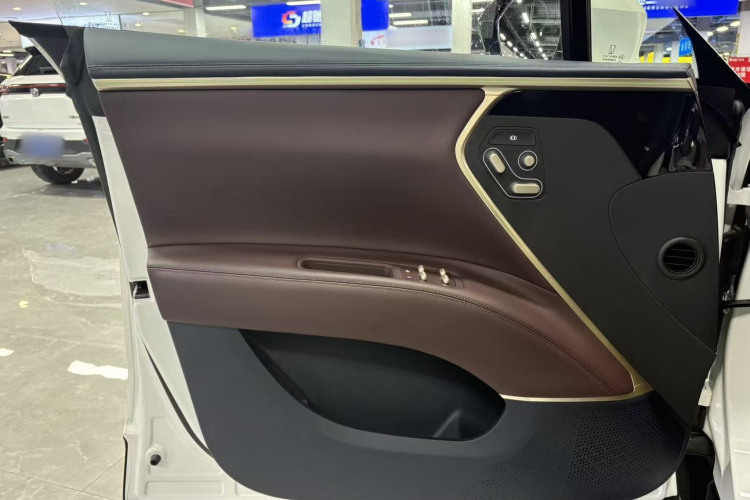 Avatr 11 2024 imagen de coche #13