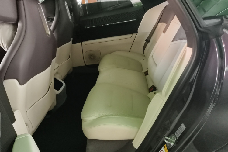 Avatr 12 2024 car image #13