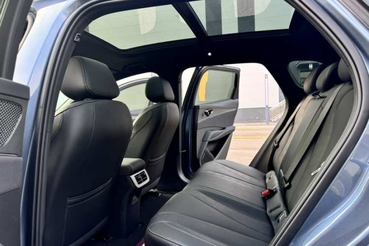 BYD Seal 06 DM-i 2025 car image #13