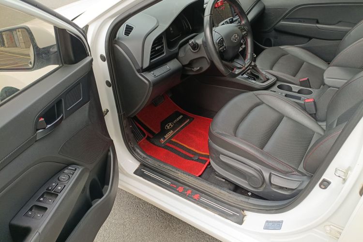 Hyundai Elantra AD 2020 immagine di auto #13