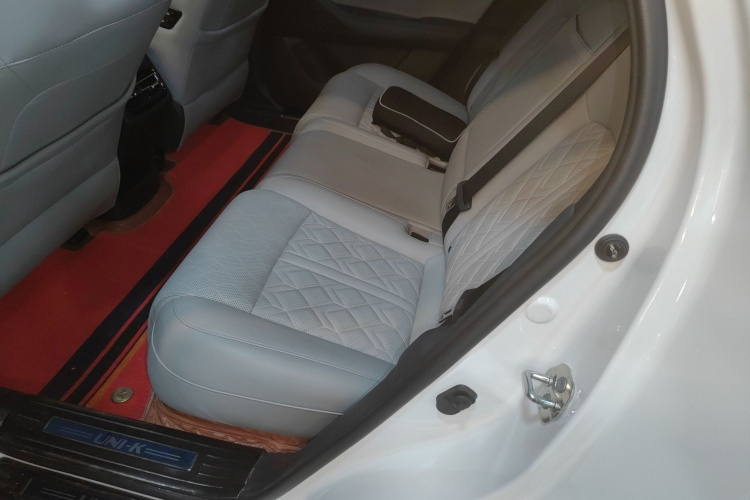 Changan UNI-K iDD 2022 car image #13