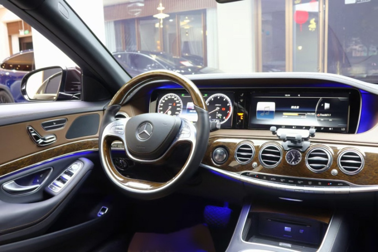 Mercedes-Benz S Class 2015 immagine di auto #13