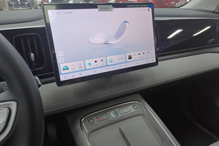 BYD Sea Lion 05 EV 2025 car image #13