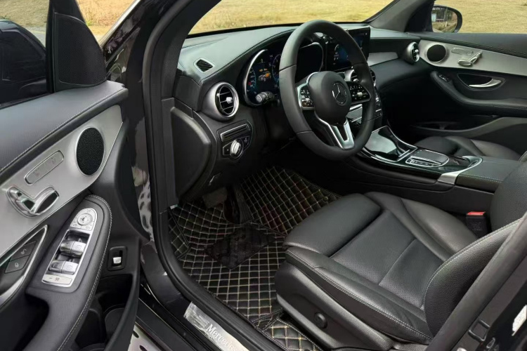 Mercedes-Benz GLC Class 2022 car image #13