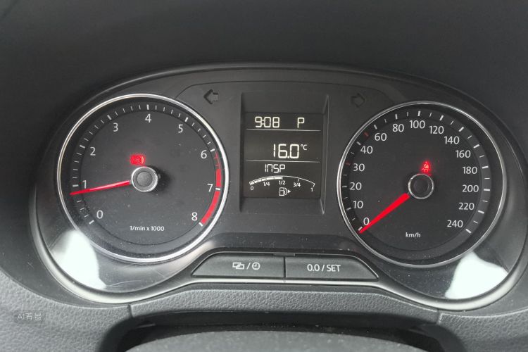Polo 2015 car image #13