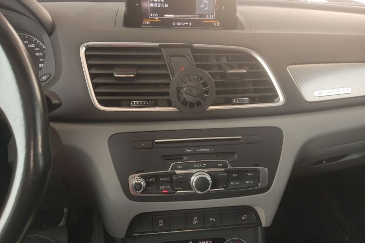 Audi Q3 2017 immagine di auto #13
