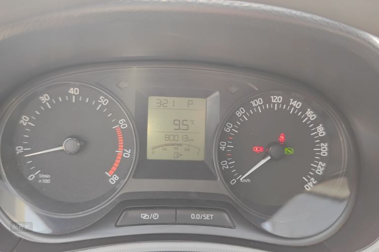 Skoda Fabia 2015 immagine di auto #13