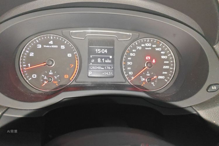 Audi Q3 2018 car image #13
