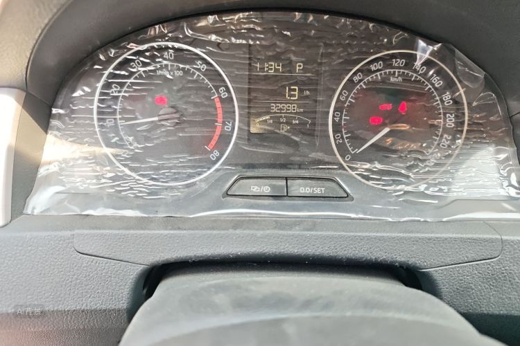 Skoda Rapid Spaceback 2015 immagine di auto #13