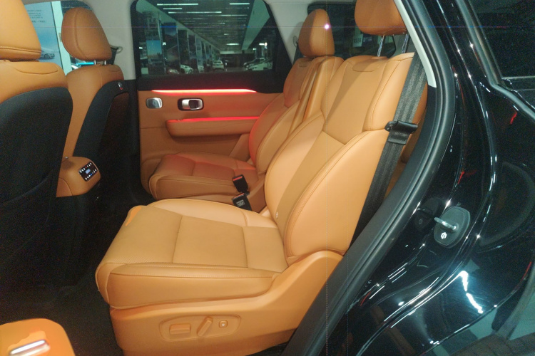 Leapmotor C16 2025 car image #13