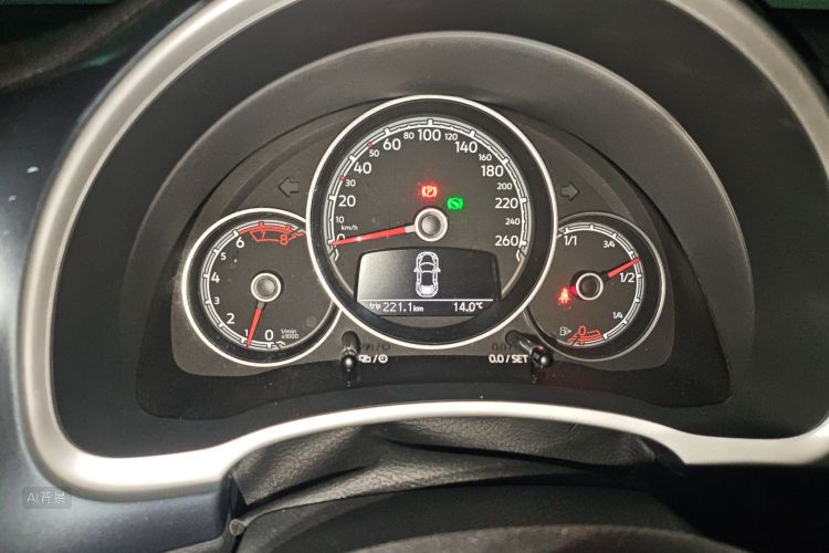 Volkswagen Beetle 2019 immagine di auto #13