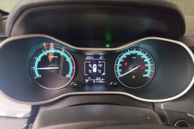GEELY Emgrand 2022 car image #13