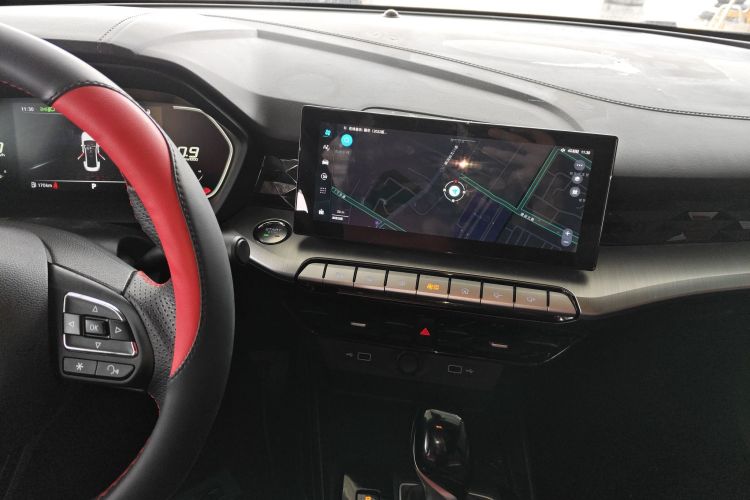 5 2023 #13 5 2023 immagine di auto #13