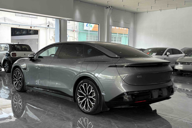 极氪 极氪007 2024 汽车图片 #13
