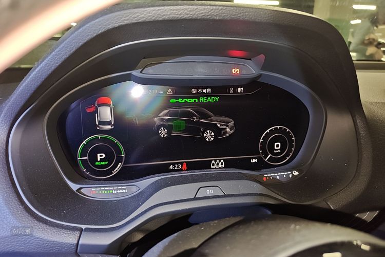 Q2L e-tron 2021 car image #13