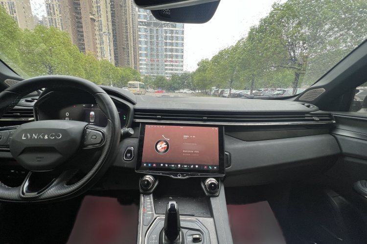 Lynk & Co 01 EM-P 2022 car image #13