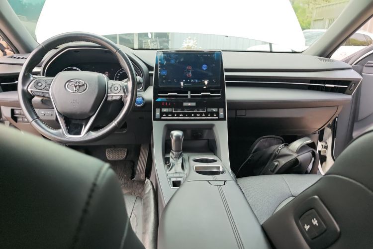 Toyota Avalon 2019 car image #13