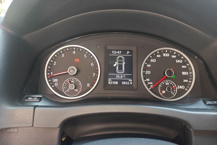 Volkswagen Tiguan 2015 car image #13