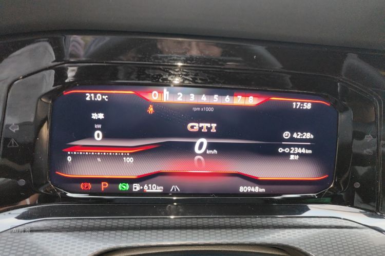 Volkswagen GolfGTI 2021 immagine di auto #13