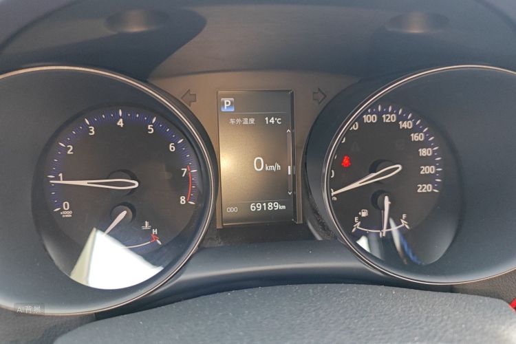 Toyota C-HR 2019 car image #13