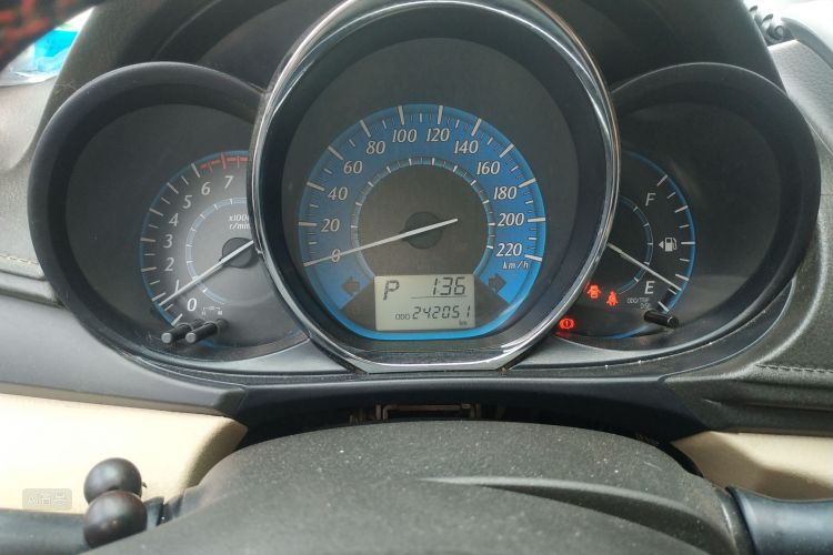 Toyota Yaris L Zhixuan 2014 immagine di auto #13