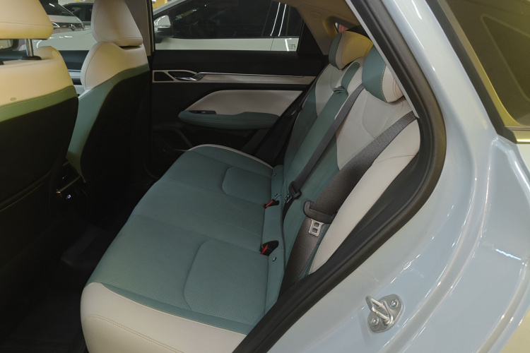 GEELY Emgrand L HiP 2023 imagem de carro #13