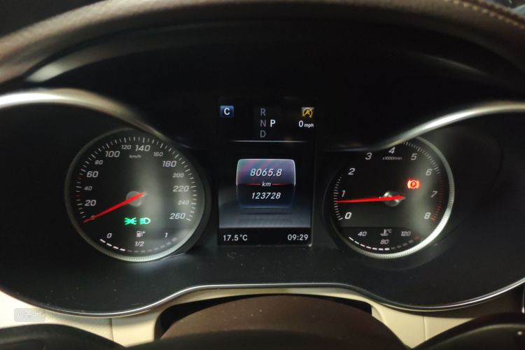 Mercedes-Benz GLC Class 2017 car image #13