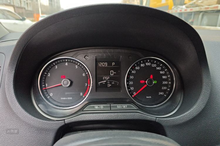 Polo 2015 #13 Polo 2015 car image #13