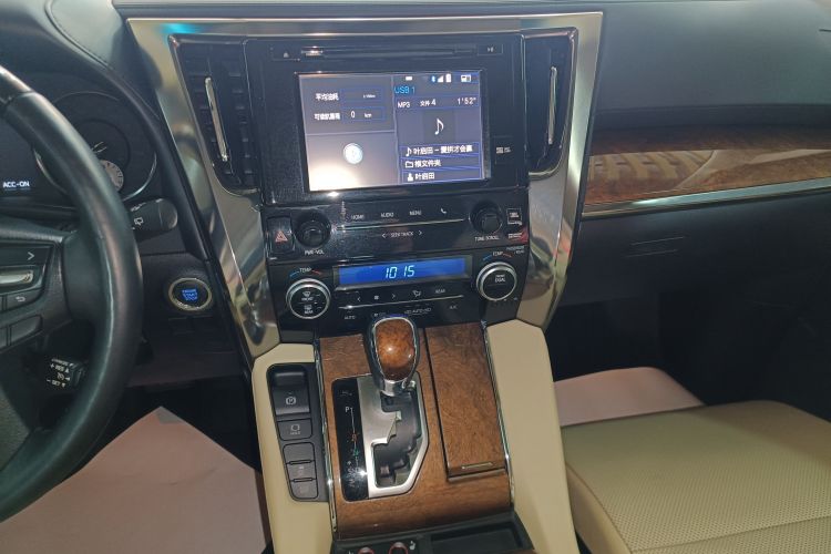 Toyota Alphard 2018 car image #13