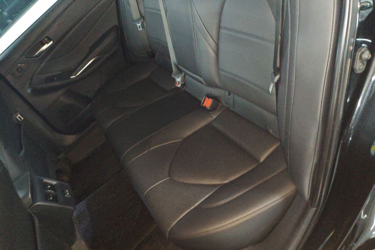 Toyota Avalon 2023 car image #13