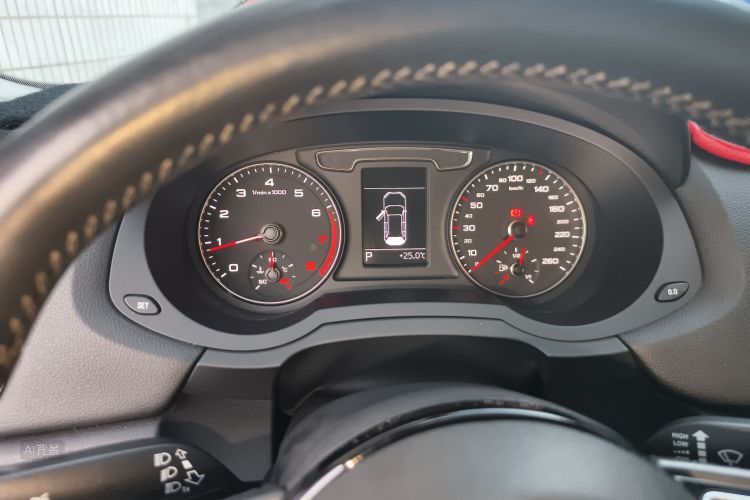Audi Q3 2018 #13 Audi Q3 2018 car image #13