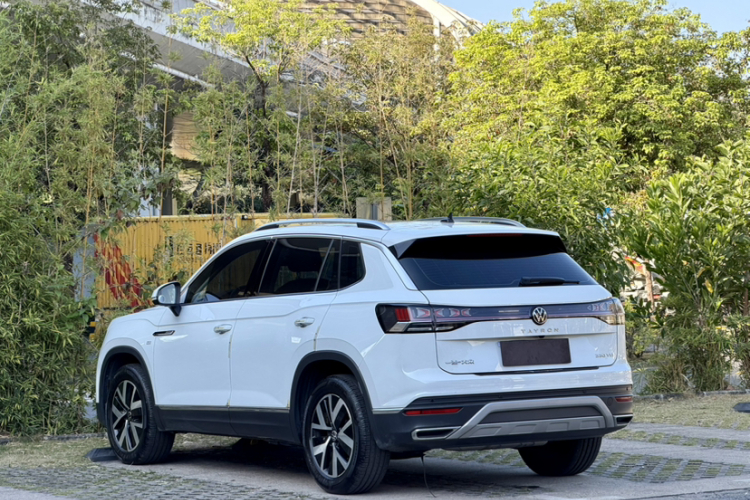 Volkswagen Tayron 2023 immagine di auto #13