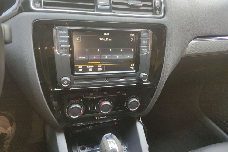 Volkswagen Sagitar 2018 صورة سيارة #13