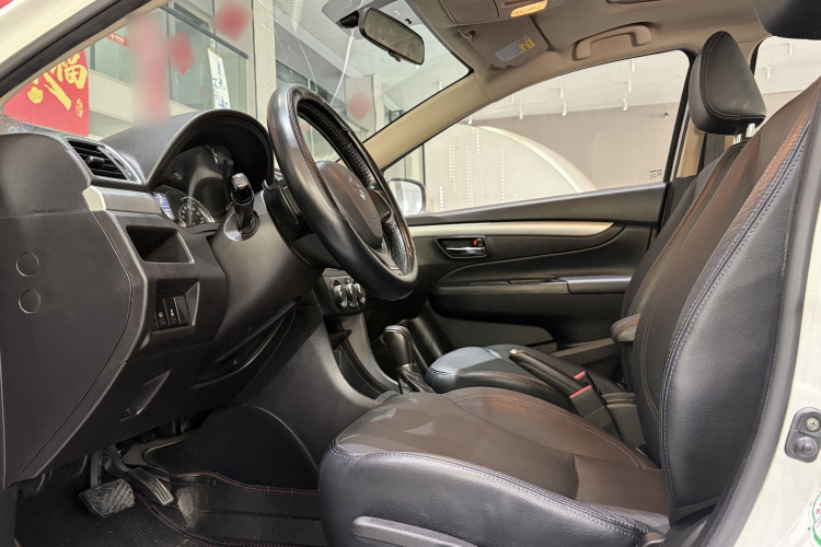 Suzuki Ciaz 2017 изображение автомобиля #13