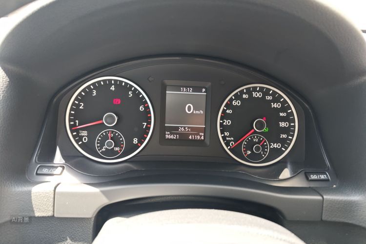 Volkswagen Tiguan 2014 car image #13