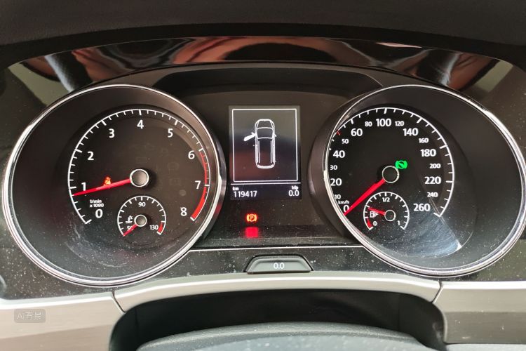 Volkswagen Touran 2018 immagine di auto #13