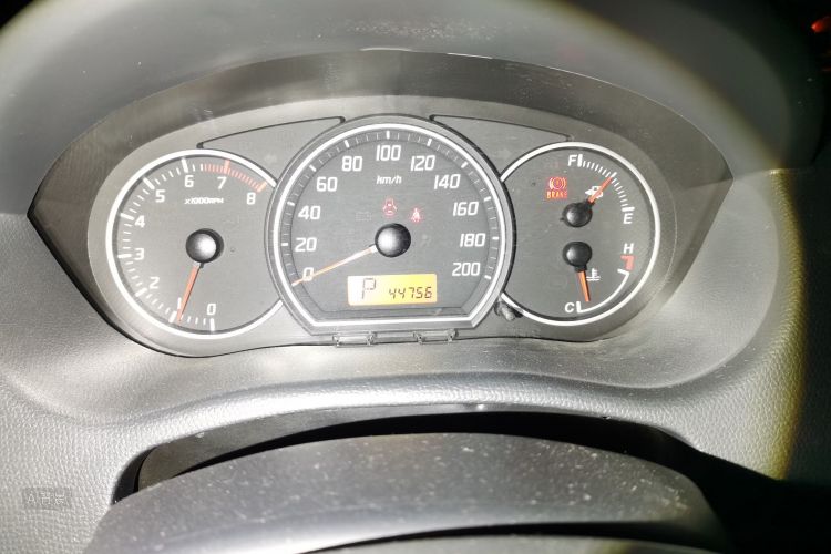 铃木 雨燕 2015 汽车图片 #13