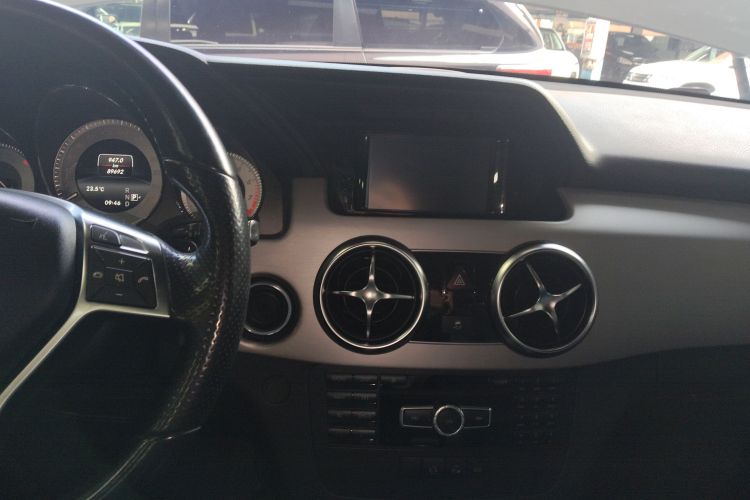 Mercedes-Benz GLK Class 2015 car image #13