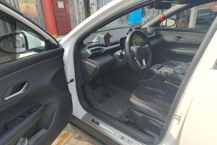 BYD e7 2025 imagem de carro #13