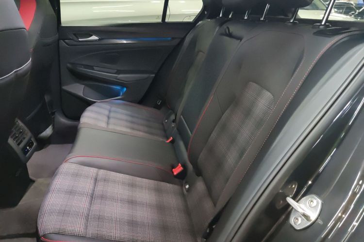 Volkswagen GolfGTI 2023 immagine di auto #13